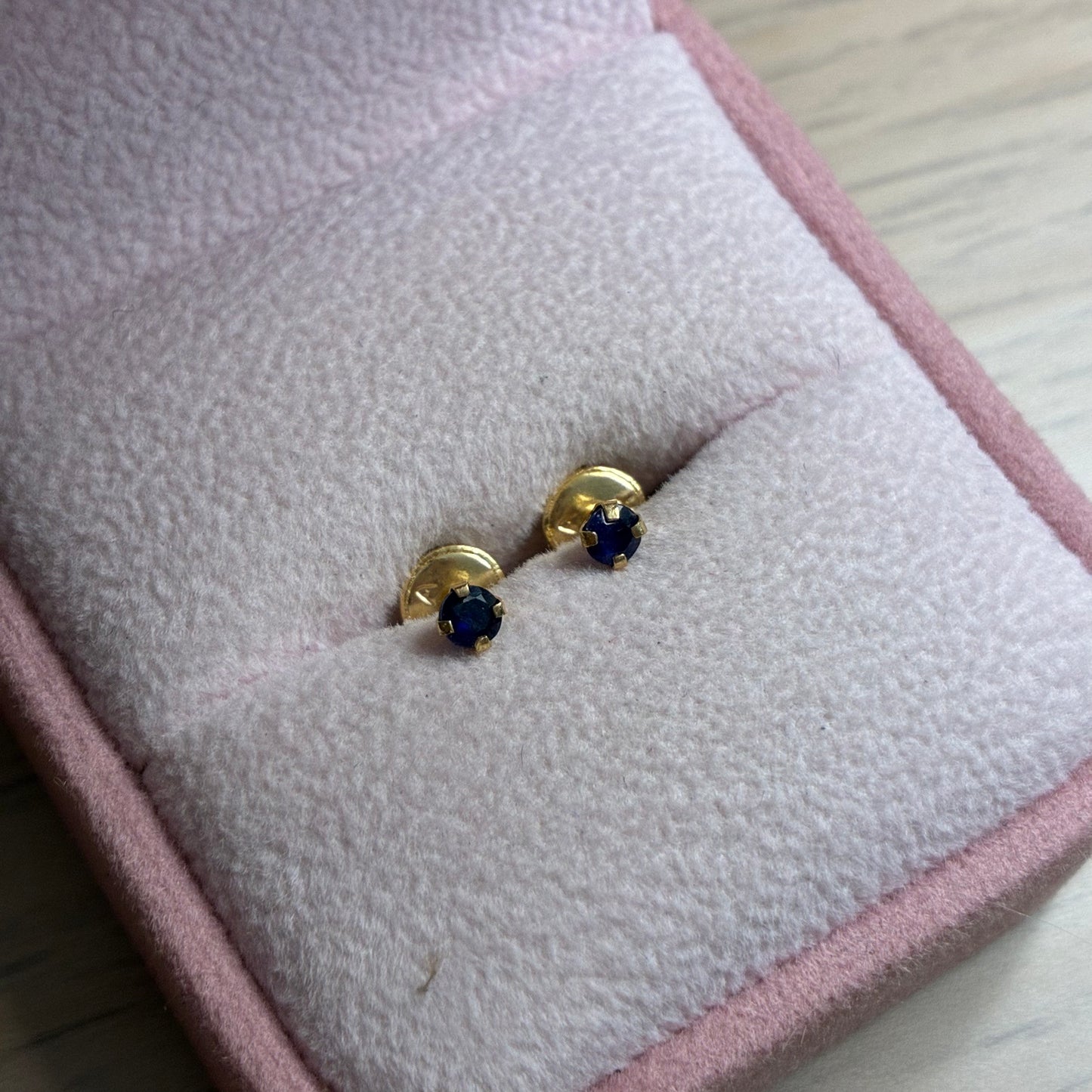 TOPOS ZAFIRO AZUL NATURAL 3MM ORO AMARILLO COL 18K - 0,43GR