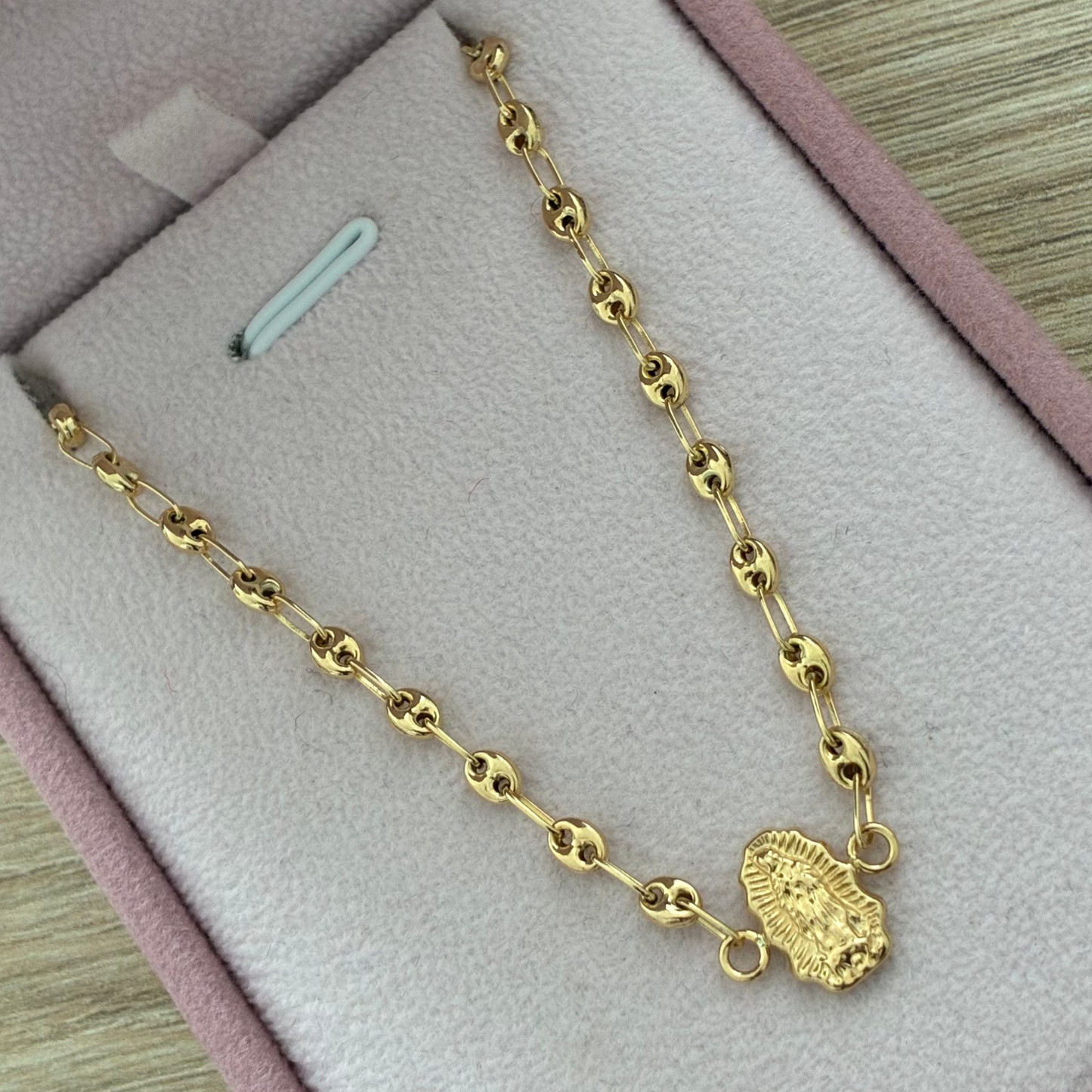 PULSERA GRANO DE CAFÉ CON HERRAJE VIRGEN DE GUADALUPE 3.2MM ORO AMARILLO COL 18K 19CM - 2.25GR (NG)