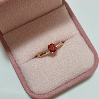 ANILLO SOLITARIO MOISSANITA ROJO OSCURO 0.50CT TALLA 7 ORO AMARILLO COL 18K-1.63GR