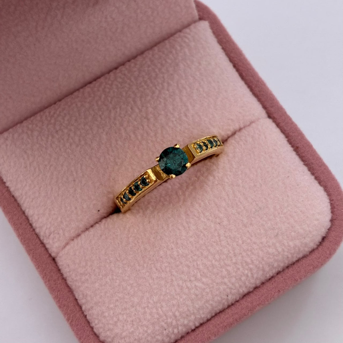 ANILLO AUSTRAL + DIAMANTE NATURAL REDONDO 55CT 4.5MM - 2MM TALLA 6.5 ORO AMARILLO COL 18K-4.75GR