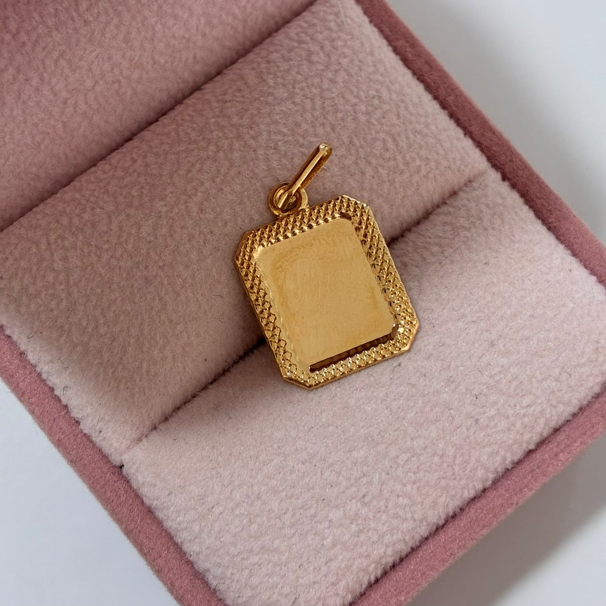 DIJE PLACA BORDE DIAMANTADO 2,3CM ORO AMARILLO COL 18K - 0,72GR
