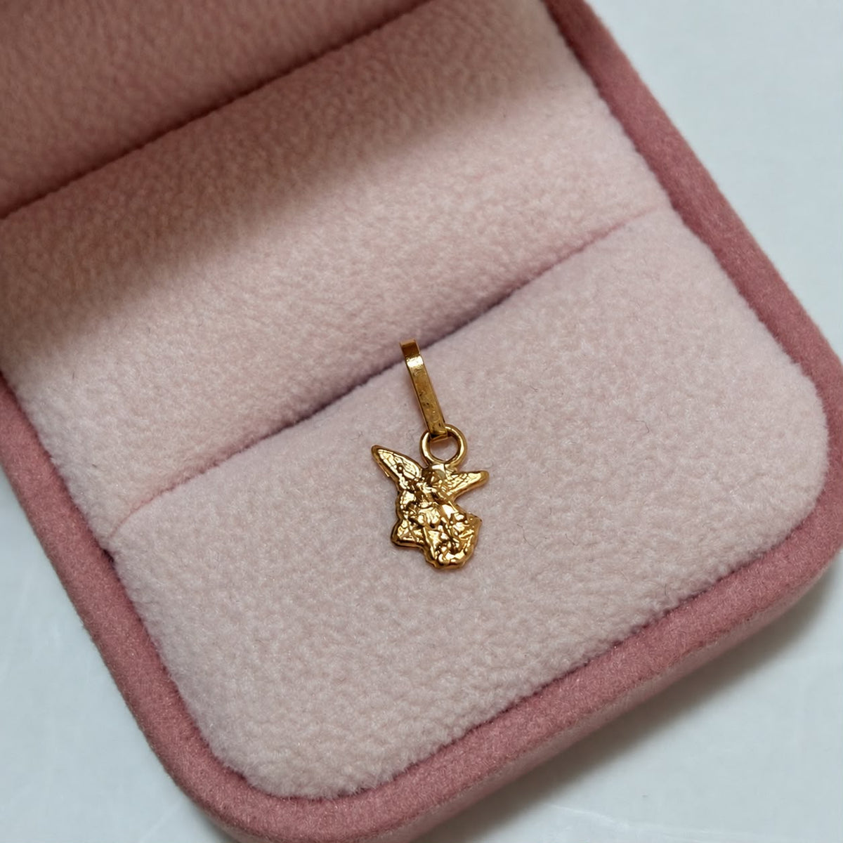 DIJE SAN MIIGUEL ARCANGEL SILUETA 1.4CM ORO AMARILLO COL 18K-0.28GR