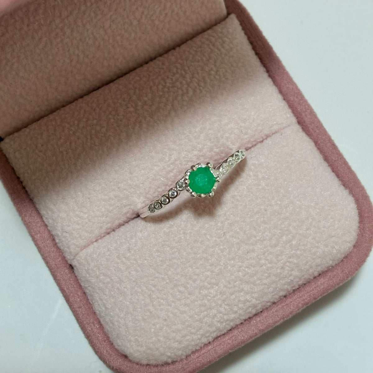 ANILLO RADIANTE PLATA 925 + ESMERALDA NATURAL TALLA 8