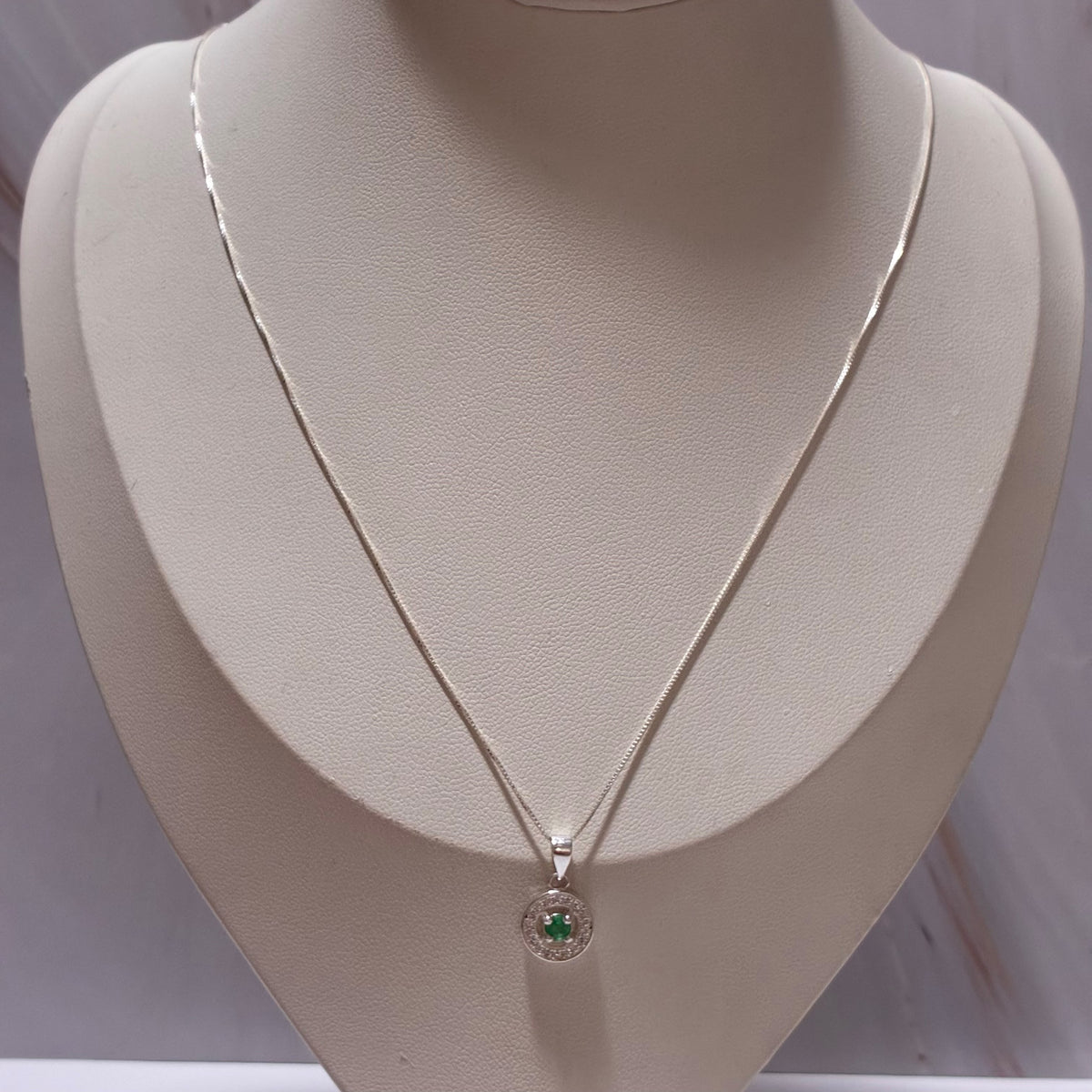 SET CADENA VENECIANA + DIJE CIRCULAR + PIEDRAS BLANCAS + ESMERALDA NATURAL 45CM PLATA 925