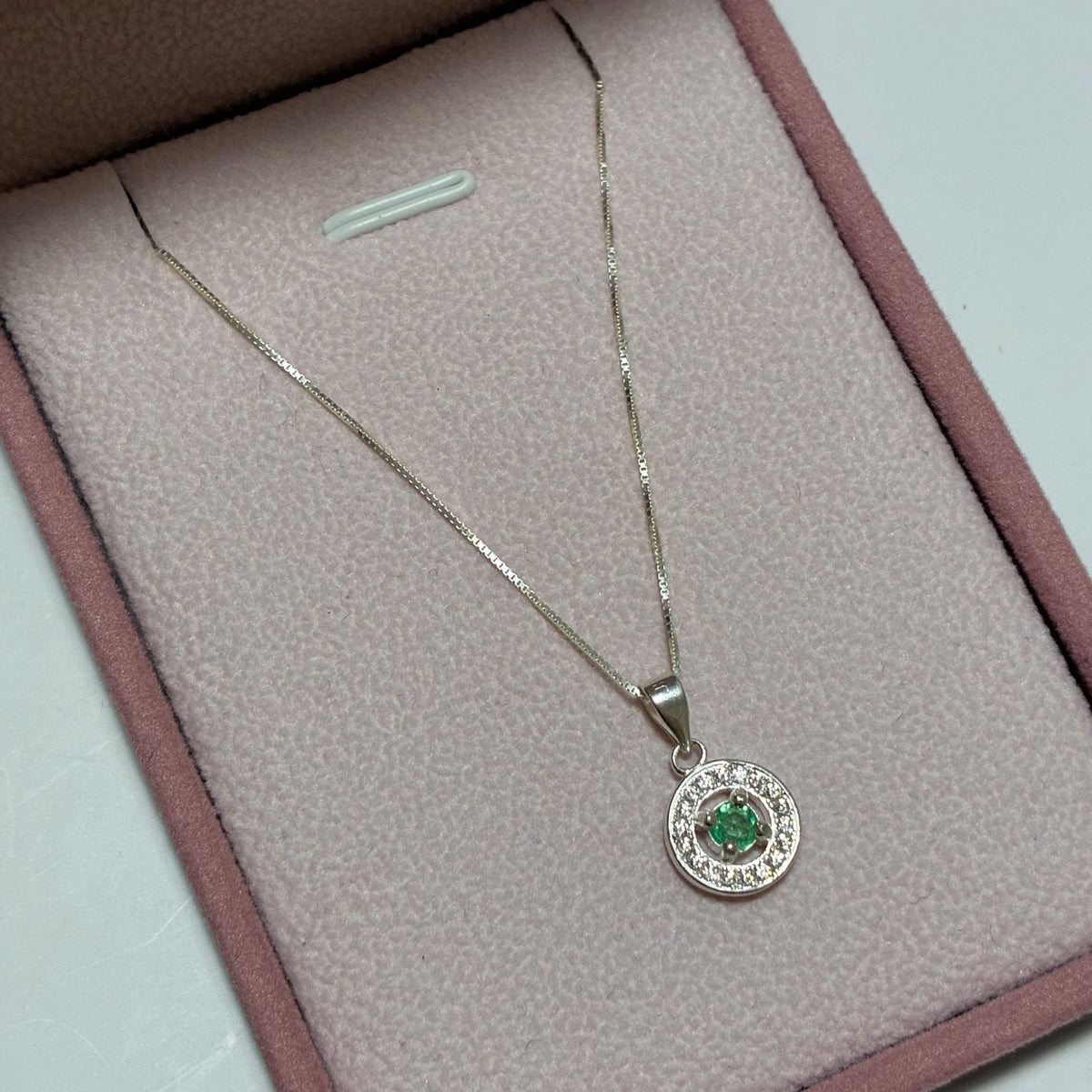 SET CADENA VENECIANA + DIJE CIRCULAR + PIEDRAS BLANCAS + ESMERALDA NATURAL 45CM PLATA 925