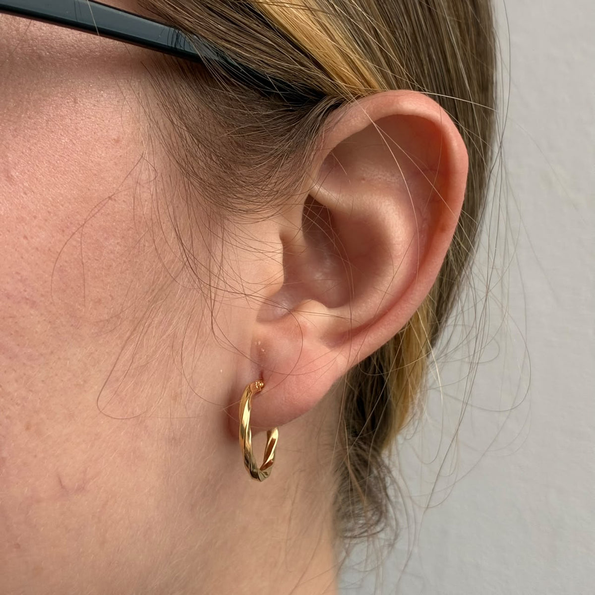 CANDONGAS TRENZADAS LISAS 1,31GR 1,7CM  ORO AMARILLO COL 18K