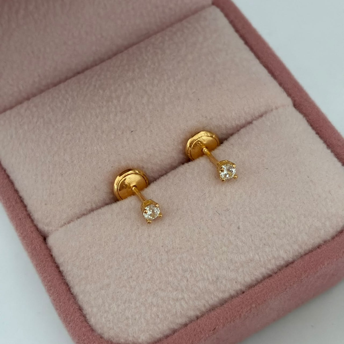 TOPOS PIEDRA BLANCA 0,6GR 3MM ORO AMARILLO COL 18K